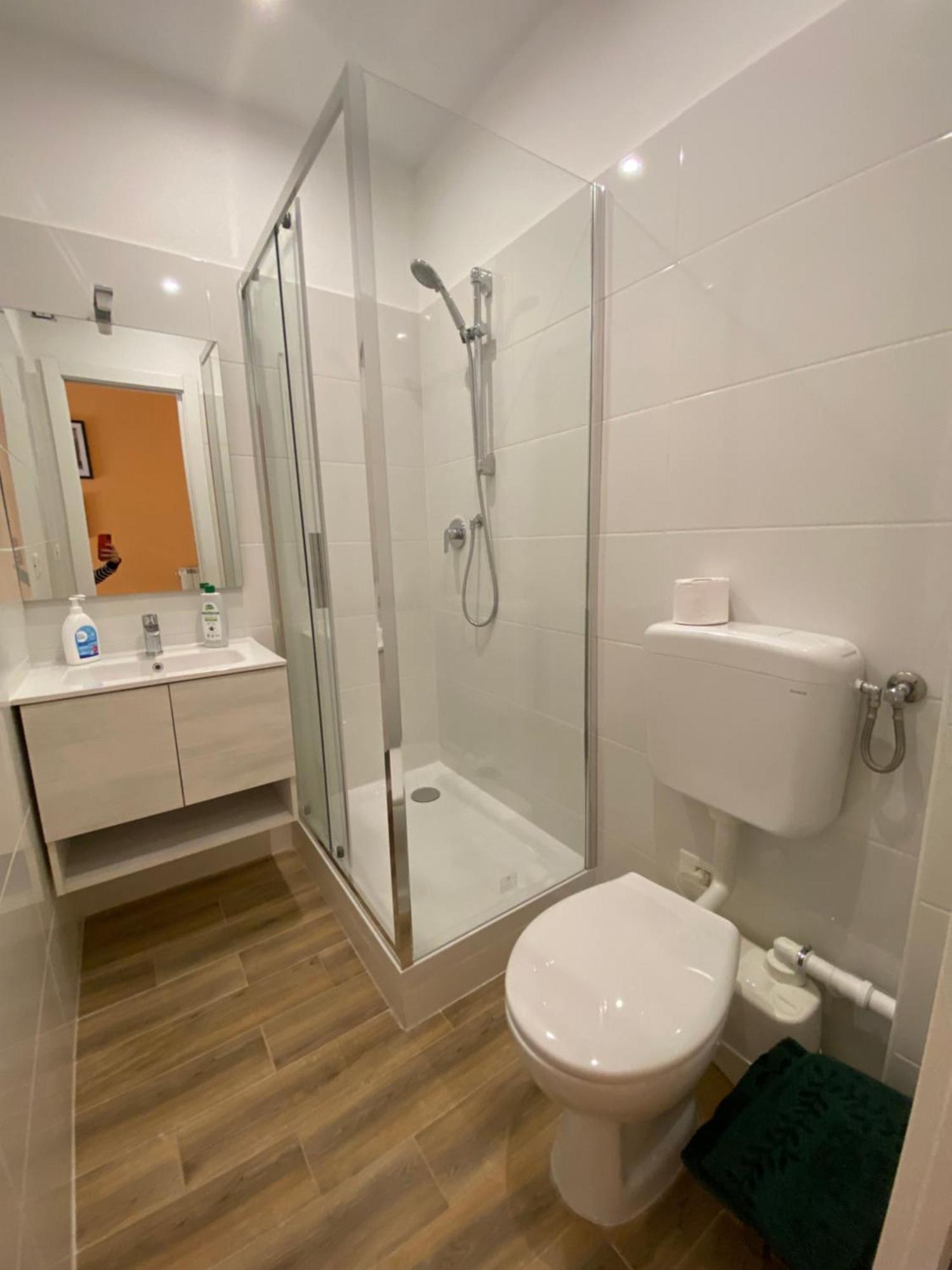 Joyful Home Roma Rom bilde